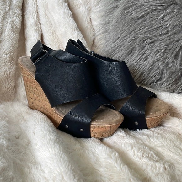 Black Wedges - Picture 1 of 4